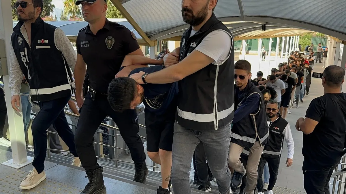 Daltonlar suç örgütüne 14 ilde eş zamanlı operasyon! Gözaltı kararı verilen 33 şüpheliden 26'sı yakalandı