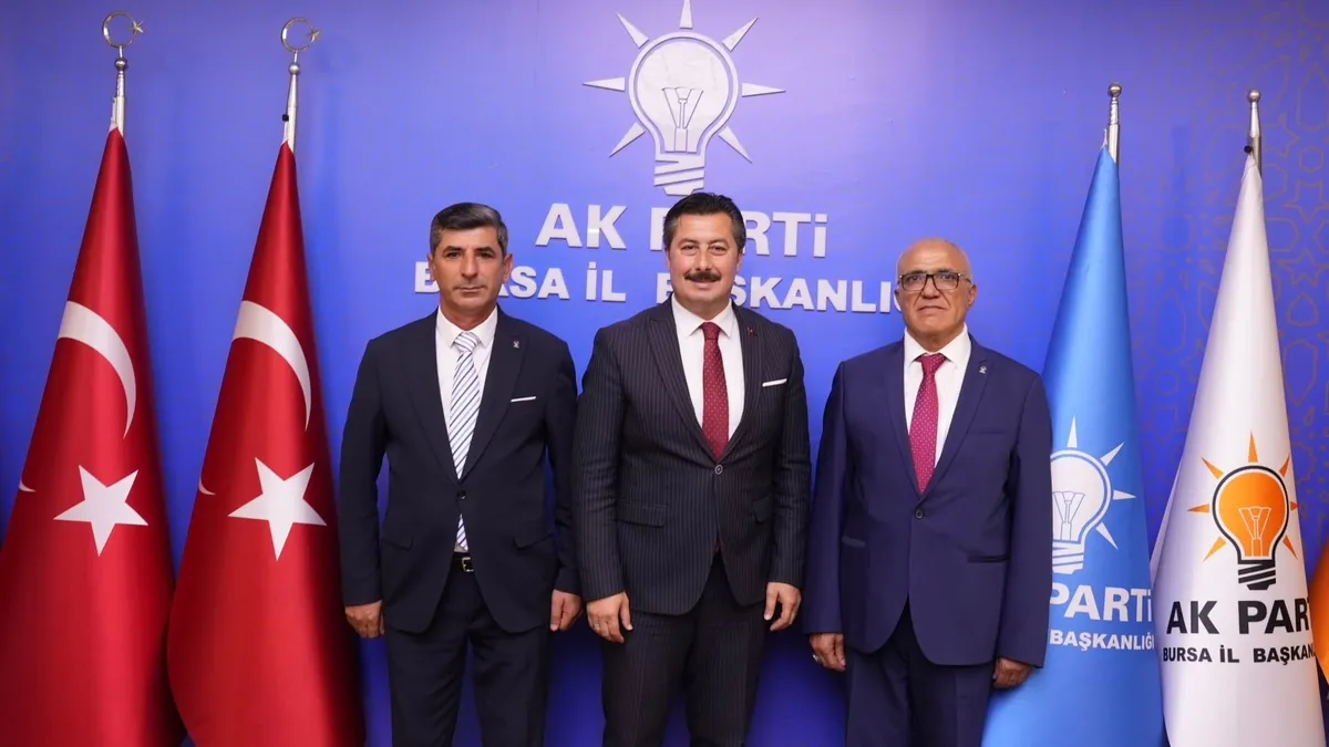 Bursa Yenişehir'de AK Parti'ye iki yeni katılım! Rozetler takıldı