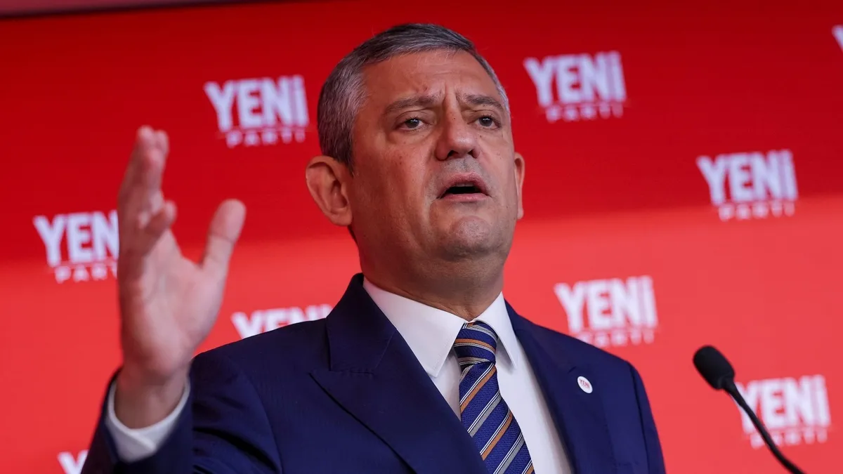 Yeni Parti kongrelerinde gerilim büyüyor: Antalya'da üye krizi, İzmir'de arbede