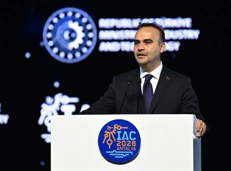 Bakan Kacır'dan, Uluslararası Uzay Kongresi diplomasisi