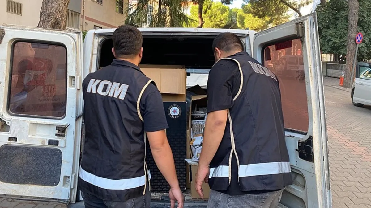 İzmir'in 5 ilçesinde kaçakçılık operasyonu